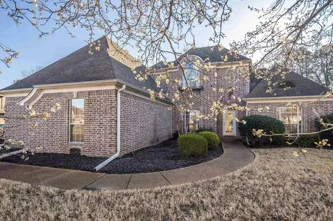 5144 Melissa Woods Dr, Memphis, TN 38135