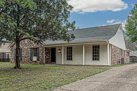 7928 Ashbrook Cv, Germantown, TN 38138