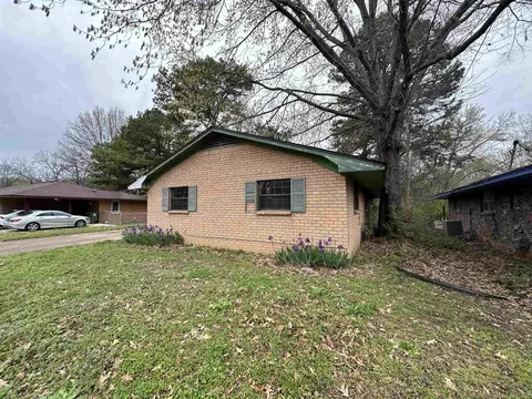 1886 Andover Cv, Memphis, TN 38109
