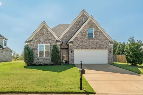 8295 Blue Ridge Dr, Southaven, MS 38672
