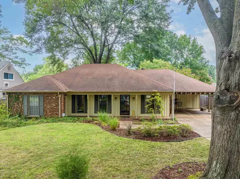 5676 Dunwoody Ave, Memphis, TN 38120
