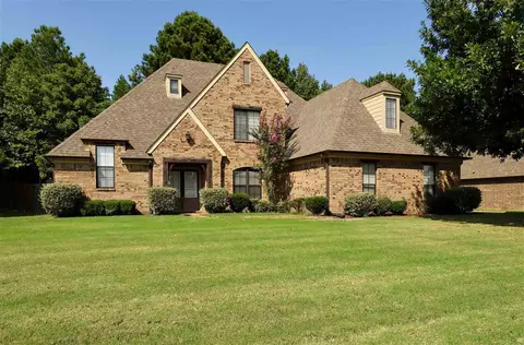 6392 Bending River Rd, Memphis, TN 38135 photo 1