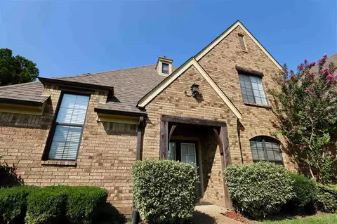 6392 Bending River Rd, Memphis, TN 38135 photo 2