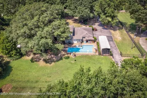 4905 Cherry Tree Dr, Olive Branch, MS 38654 photo 2