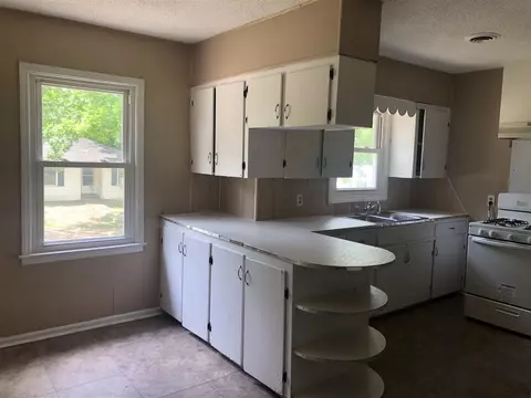 324 N High St, Covington, TN 38019 photo 5