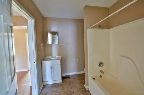 114 Walsh Dr, Jackson, TN 38301 photo 8