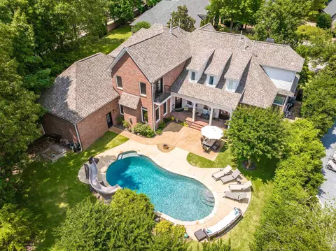 10025 Forest Oaks Cv, Collierville, TN 38017