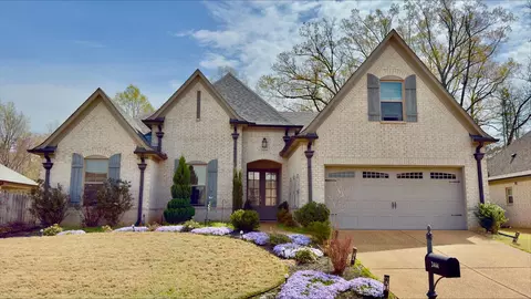 2444 Crimson Ridge Ln, Cordova, TN 38016