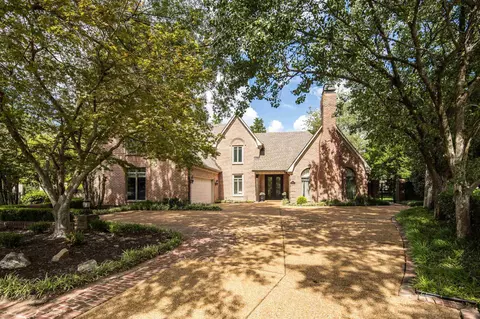 8784 Three Chimneys Dr, Germantown, TN 38138