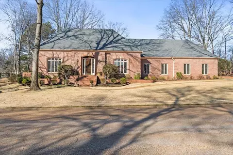 341 Riveredge Dr, Cordova, TN 38018