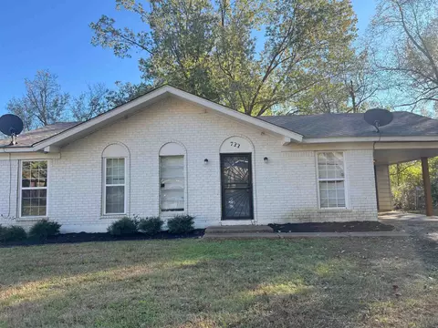 733 Blackstone Ln, Memphis, TN 38127