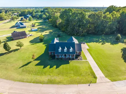 9259 Mccreight Dr, Millington, TN 38053