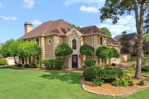 8795 E Plantation Oaks Dr, Cordova, TN 38018