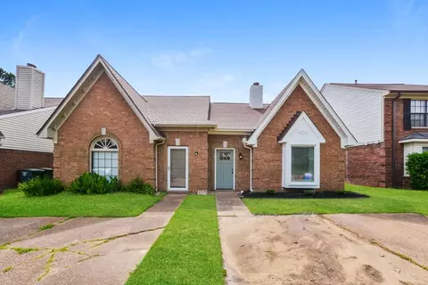 1659 Red Barn Dr, Cordova, TN 38016