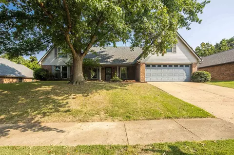 6364 Eastbrier Dr, Memphis, TN 38135