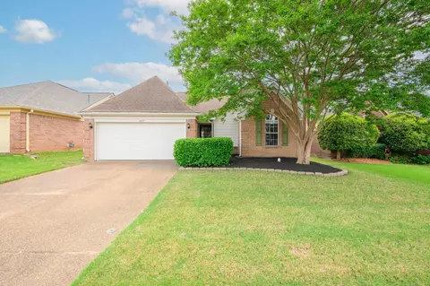 6937 Luxor Ln, Cordova, TN 38018