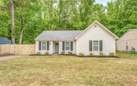 4380 Winding Hill Dr, Memphis, TN 38128
