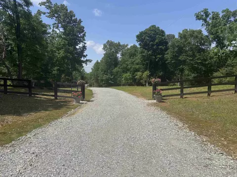 2720 Donelson Dr, Eads, TN 38028