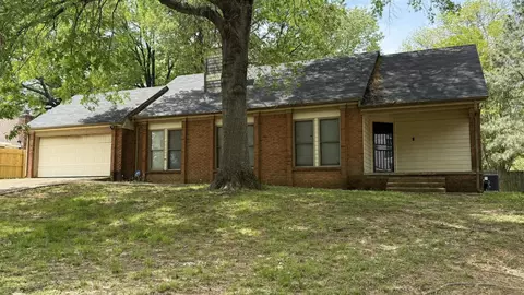 6892 Arbor Lake Cv, Memphis, TN 38141