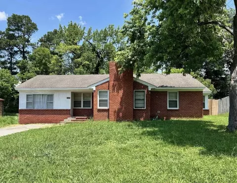 2004 St Elmo Ave, Memphis, TN 38127