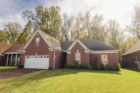 2570 Plum Creek Dr, Cordova, TN 38016