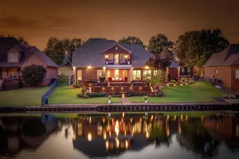 9853 Windward Slope Dr, Arlington, TN 38002