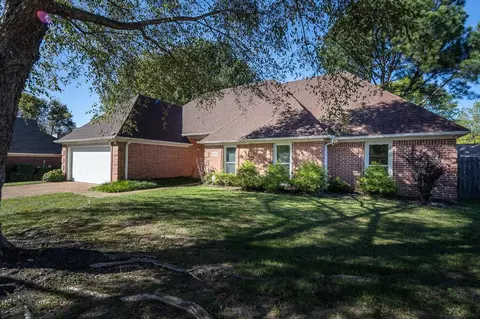 8430 Wind River Cir, Cordova, TN 38016