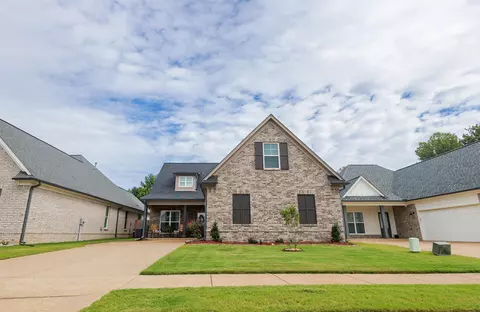 5204 Watson View Dr, Nesbit, MS 38651