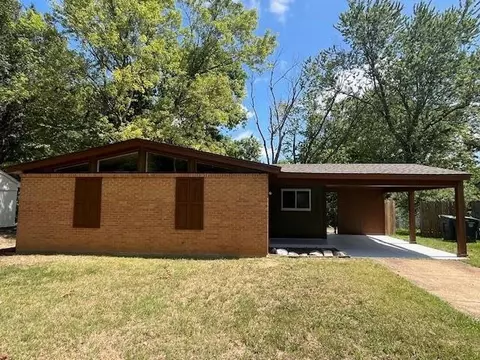 4220 Hobson Rd, Memphis, TN 38128