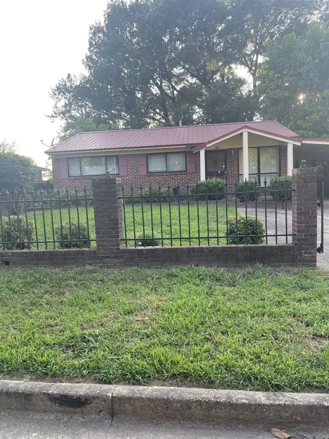 3483 W Horn Lake Rd, Memphis, TN 38109