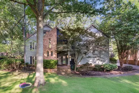 2725 Hunters Forest Dr, Germantown, TN 38138
