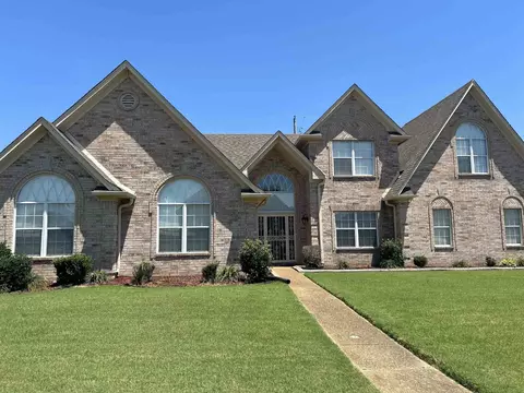 7500 Morgan House Dr, Memphis, TN 38125