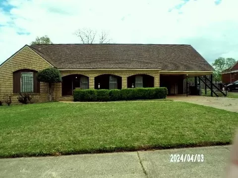 3720 Clarke Rd, Memphis, TN 38115