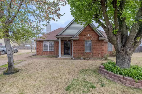 7892 Marsha Woods Dr, Memphis, TN 38125