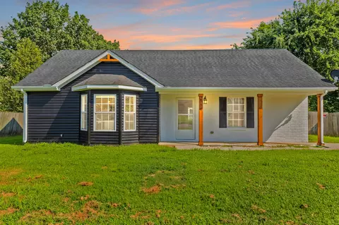 514 Bon Aqua Dr, La Vergne, TN 37086