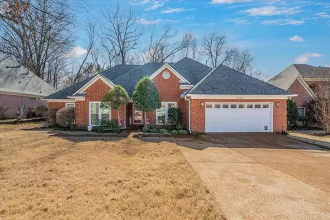 9005 Country Leaf Cv, Cordova, TN 38016