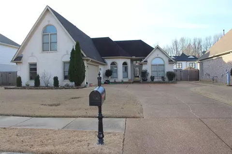 10491 Red Stone Dr, Collierville, TN 38017