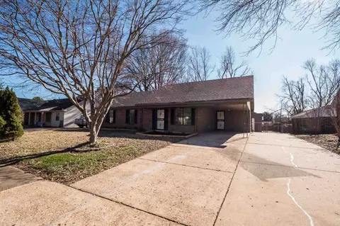 5017 Clear Creek Dr, Millington, TN 38053