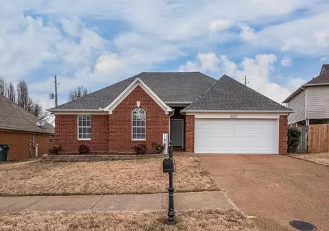 8126 Country Village Dr, Cordova, TN 38016