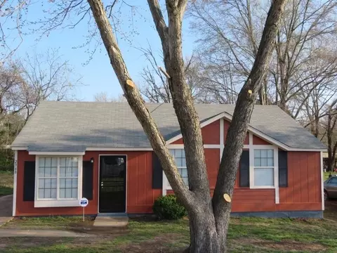 2968 Lake Park Rd, Memphis, TN 38127