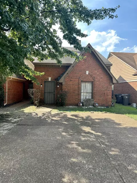 3537 Bishops Gate Dr, Memphis, TN 38115