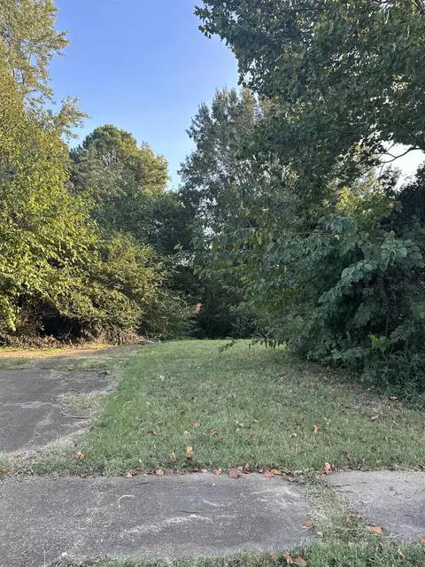 6335 Thistlebrook Dr, Memphis, TN 38115