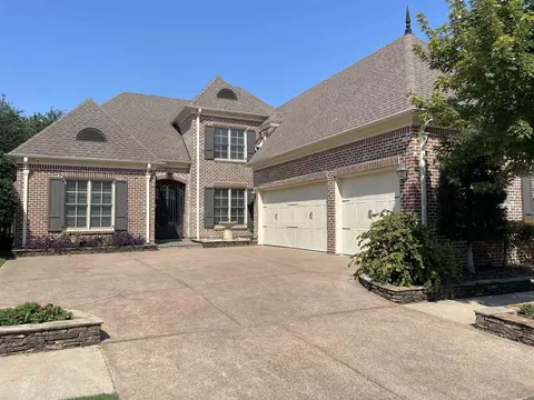 9809 W Laurel Hollow Ln, Germantown, TN 38139