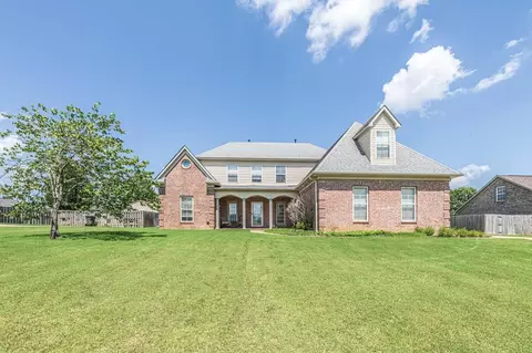 832 Williamsburg Dr, Atoka, TN 38004