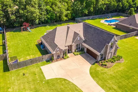 335 Pearl Dr, Mason, TN 38068