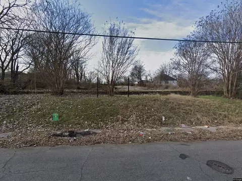 927 Latham St, Memphis, TN 38126