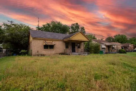 1748 Mcmillan St, Memphis, TN 38106