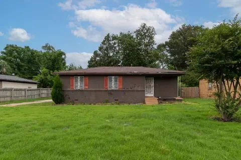 260 E Shelby Dr, Memphis, TN 38109