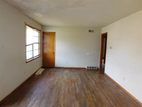 4571 Applegate Rd, Memphis, TN 38109 photo 2