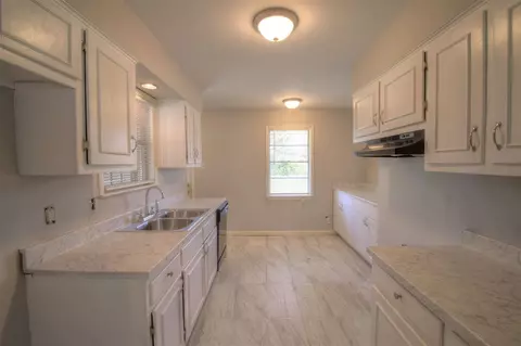1366 E Holmes Rd, Memphis, TN 38116 photo 3
